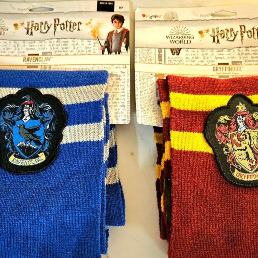 Disguise Harry Potter Wizarding World Gryffindor and Ravenclaw Knit Scarves